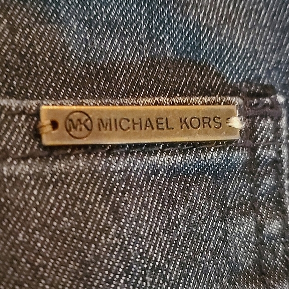 Michael Kors Denim Dark Blue Jeans Wide Leg Pants Size 6 Two Buttons 5 Pockets - Picture 10 of 10